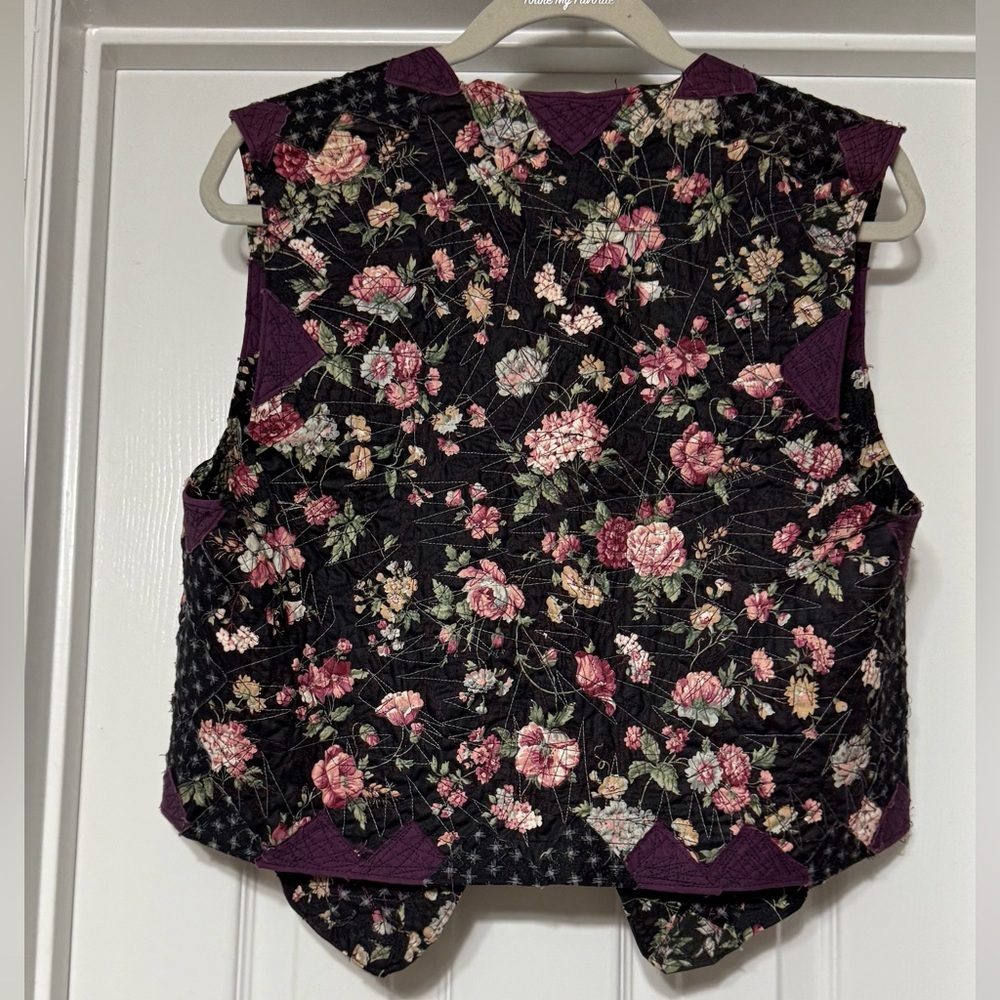Artworks floral patterned quilted vest Artsy Eclectic Handmade - Picture 4 of 5